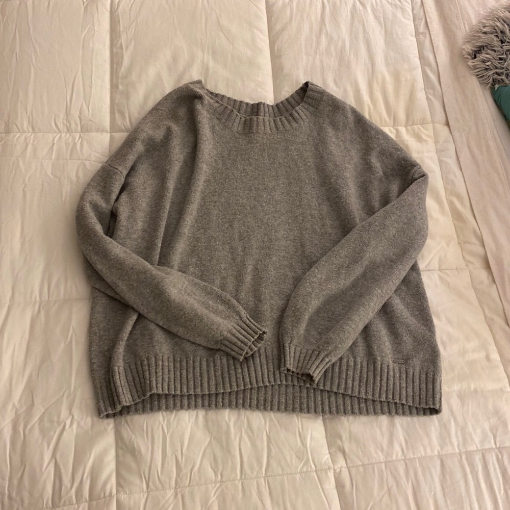 Women’s Hollister crewneck sweater